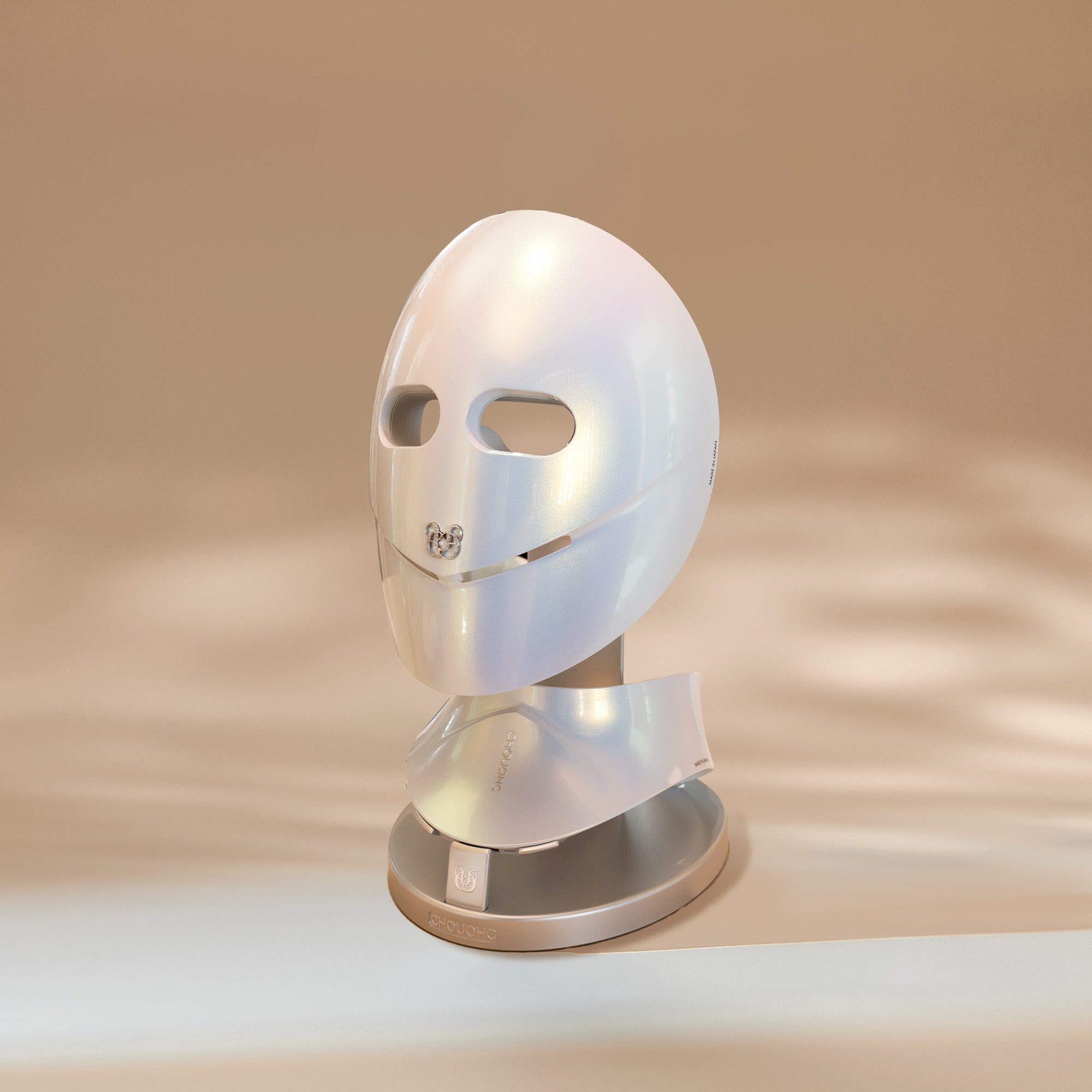 CHOUCHOU TOKYO The Radiance Kit LED Mask on stand